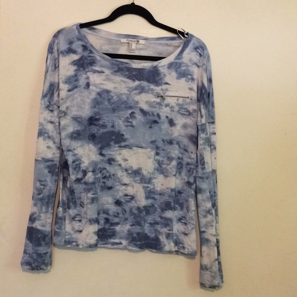 Light weight long sleeve top